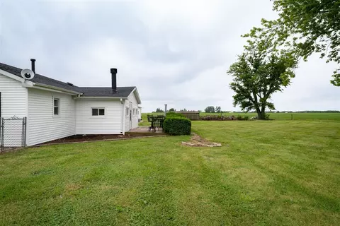 Exterior - 29093 E 150 North Rd, Le Roy, IL 61752 photo 5 of 11