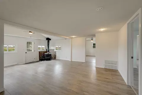 Living - 29093 E 150 North Rd, Le Roy, IL 61752 photo 5 of 6