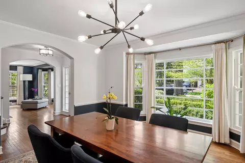 Dining - 609 Cedar St, Winnetka, IL 60093 photo 3 of 3