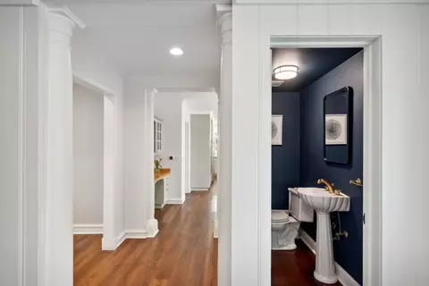 Entry Way - 609 Cedar St, Winnetka, IL 60093 photo 4 of 6