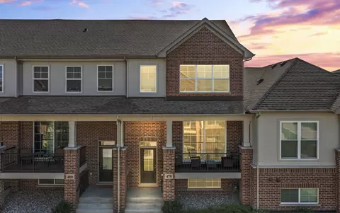 478 Woodmoor Dr, Lombard, IL 60148