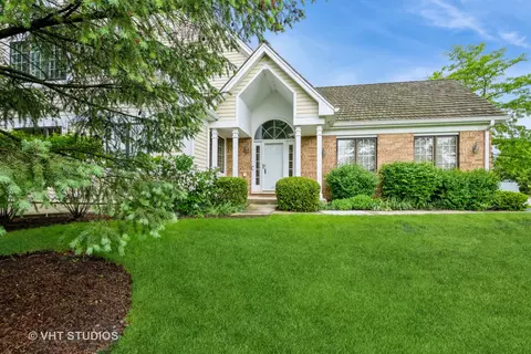 913 Cali Ct, Libertyville, IL 60048