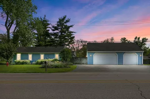 4813 Roberts Rd, Mchenry, IL 60051