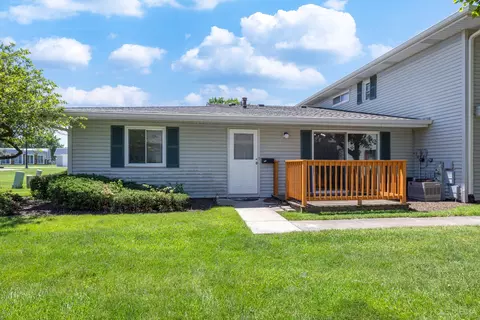 205 Barcliffe Ln, Schaumburg, IL 60194