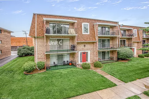 8728 Mobile Ave #C, Oak Lawn, IL 60453
