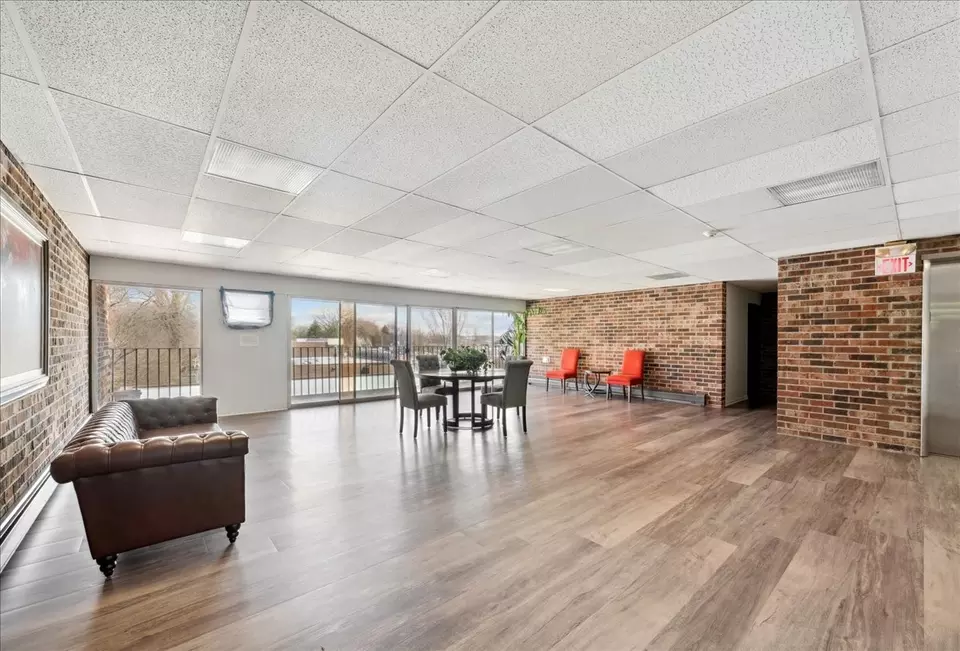 1041 W Ogden Ave 331, Naperville, IL 60563 21 Photos Movoto