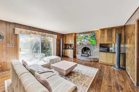 Living - 1635 Joy Ln, Glenview, IL 60025 photo 4 of 6
