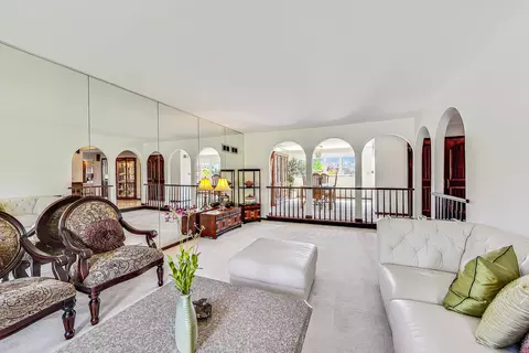 Living - 1635 Joy Ln, Glenview, IL 60025 photo 3 of 6