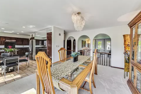 Dining - 1635 Joy Ln, Glenview, IL 60025 photo 3 of 5