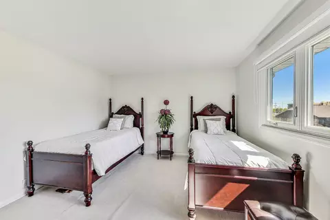 Bedroom - 1635 Joy Ln, Glenview, IL 60025 photo 6 of 7