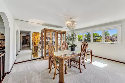 Dining - 1635 Joy Ln, Glenview, IL 60025 photo 1 of 5