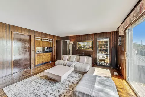 Living - 1635 Joy Ln, Glenview, IL 60025 photo 6 of 6