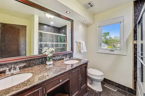 Bath - 1635 Joy Ln, Glenview, IL 60025 photo 5 of 5