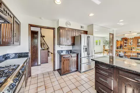 Kitchen - 1635 Joy Ln, Glenview, IL 60025 photo 3 of 4
