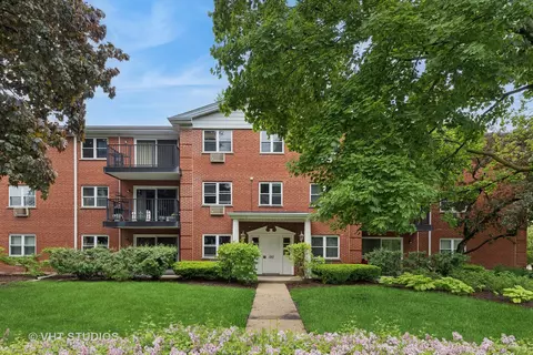120 N Lincoln Ln #2D, Arlington Heights, IL 60004