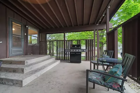 Exterior - 409 S Linden St, Normal, IL 61761 photo 5 of 6
