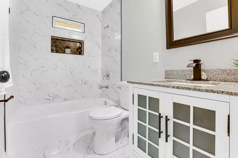 Bath - 2204 W 157th Pl, Markham, IL 60426 photo 1 of 2