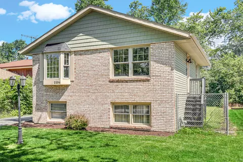 Exterior - 2204 W 157th Pl, Markham, IL 60426 photo 2 of 4