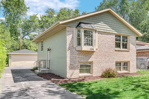 2204 W 157th Pl, Markham, IL 60426