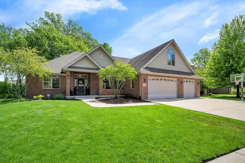 1051 Wooded Crest Dr, Morris, IL 60450