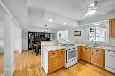 623 Dodson St, Geneva, IL 60134 photo 8