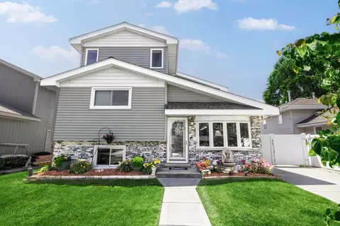 310 Hawthorne Ave, Bensenville, IL 60106