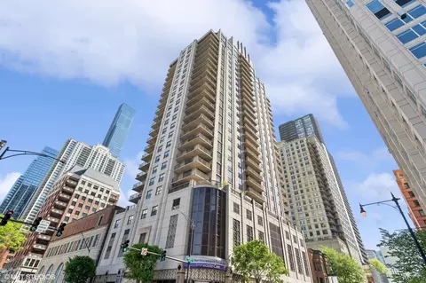 635 N Dearborn St #703, Chicago, IL 60654