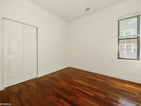Bedroom - 1519 E Marquette Rd #2W, Chicago, IL 60637 photo 2 of 2