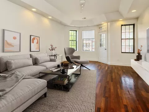 Living - 1519 E Marquette Rd #2W, Chicago, IL 60637 photo 1 of 1