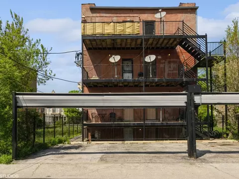 Exterior - 1519 E Marquette Rd #2W, Chicago, IL 60637 photo 4 of 4