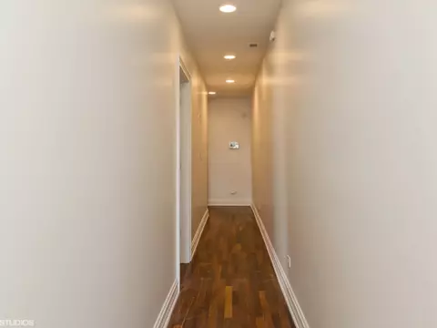 Entry Way - 1519 E Marquette Rd #2W, Chicago, IL 60637 photo 1 of 1