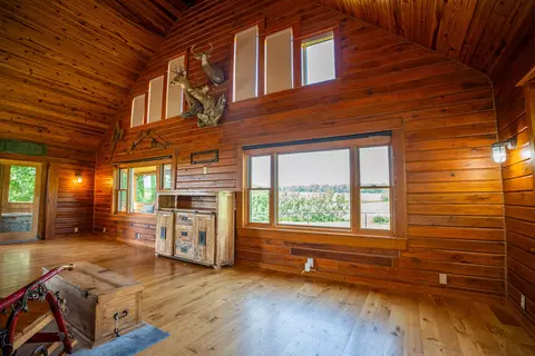 Living - 14742 Best Rd, Davis, IL 61019 photo 2 of 3