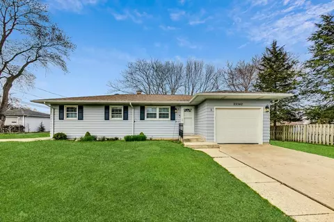 23342 W Peterson Dr, Plainfield, IL 60586