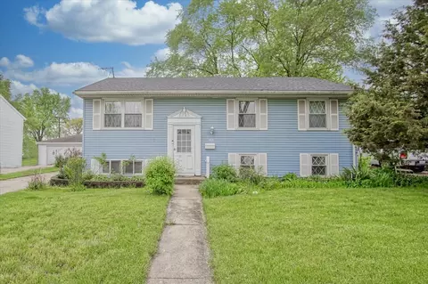 469 E Montana Ave, Glendale Heights, IL 60139