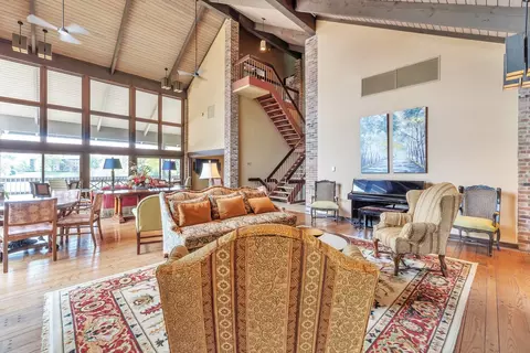 Living - Undisclosed, Willowbrook, IL 60527 photo 5 of 5