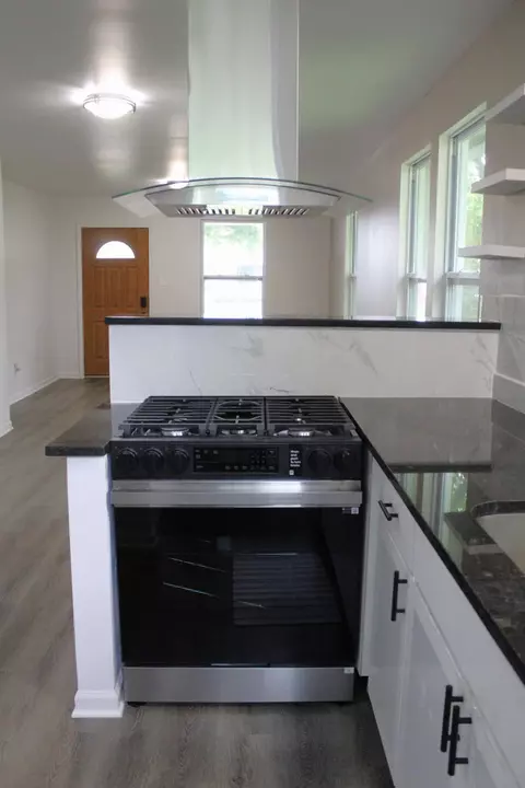 Kitchen - 676 Morgan St, Elgin, IL 60123 photo 3 of 3