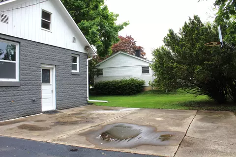 Exterior - 676 Morgan St, Elgin, IL 60123 photo 5 of 6