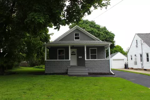 676 Morgan St, Elgin, IL 60123