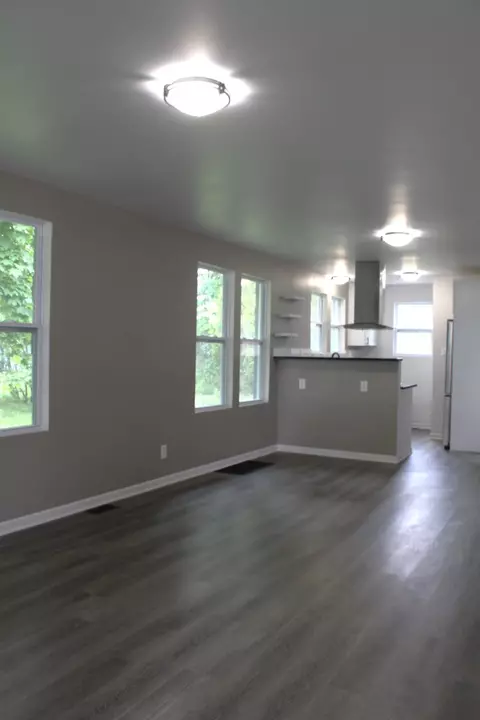 Living - 676 Morgan St, Elgin, IL 60123 photo 1 of 2