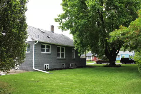Exterior - 676 Morgan St, Elgin, IL 60123 photo 4 of 6