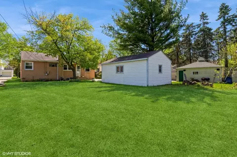 950 Webster Ln, Des Plaines, IL 60016 photo 10