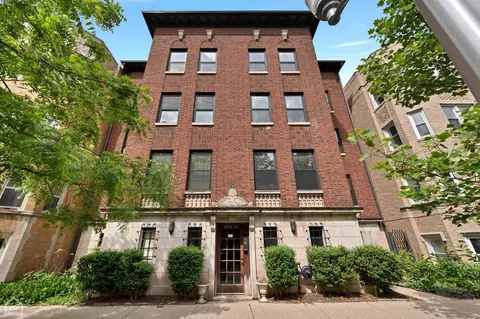 6650 N Glenwood Ave #2S, Chicago, IL 60626