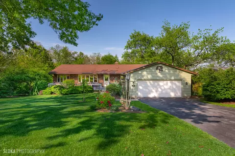 722 Hillside Ct, Algonquin, IL 60102