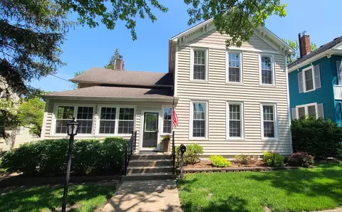 613 Singer Ave, Lemont, IL 60439