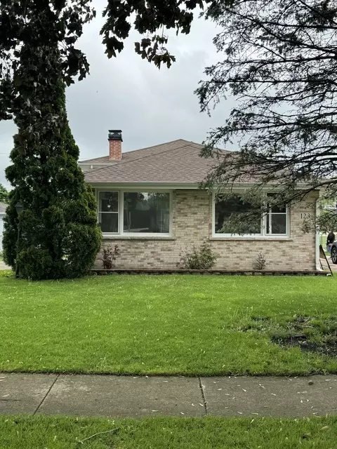 123 E Forest Ave, West Chicago, IL 60185