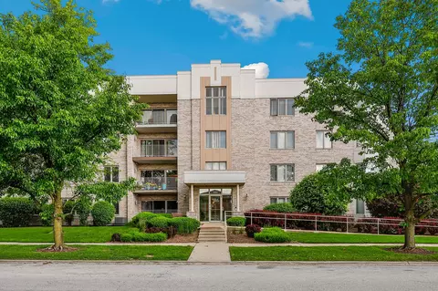 10720 S Washington St #103, Oak Lawn, IL 60453