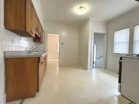Kitchen - 1042 S 6th Ave, Kankakee, IL 60901 photo 1 of 2