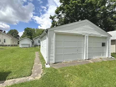 Exterior - 1042 S 6th Ave, Kankakee, IL 60901 photo 6 of 6