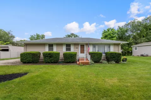 205 Green St, Savoy, IL 61874