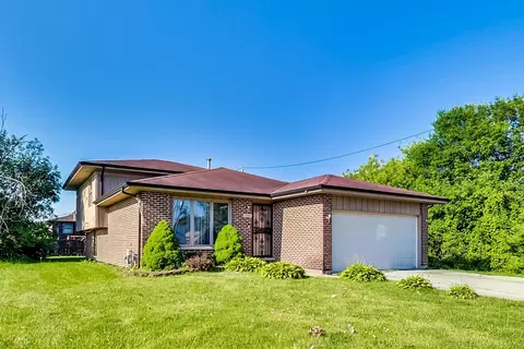 907 E 152nd Pl, Phoenix, IL 60426